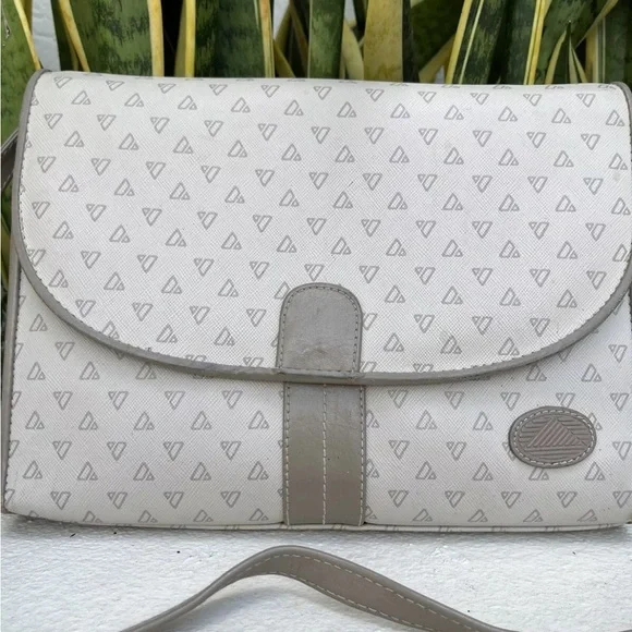 Liz Claiborne Purse Cream Taupe Brown Triangle Logo Leather Bag Vintage 80s 1985